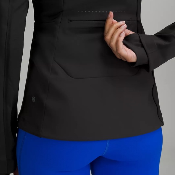 🆕Lululemon Cross Chill RepelShell Hooded Jacket in Black - Picture 10 of 17